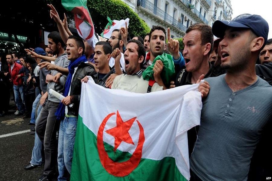 اعلام حمایت حزب حاکم الجزایر از جنبش مردمی این کشور