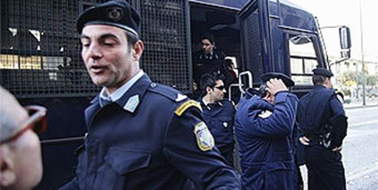پلیس یونان از شناسایی 41 پناهجو در یک کامیون یخچال دار خبر پلیس یونان از شناسایی 41 پناهجو در یک کامیون یخچال دار اطلاع داد