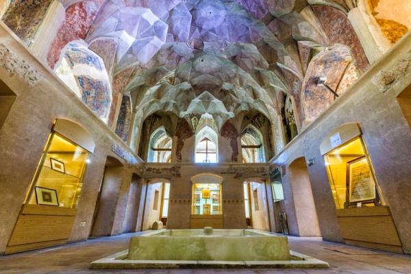 موزه خوشنویسی قزوین: هنر ناب ایرانی در کاخ چهلستون